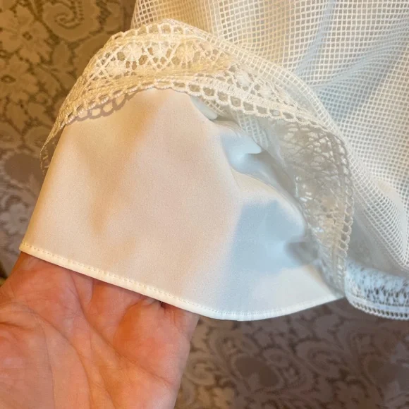 BCBG MAX AZRIA Minna Mesh Off White Mini Dress with Lace Trim Pristine NWT!!! - Picture 15 of 16